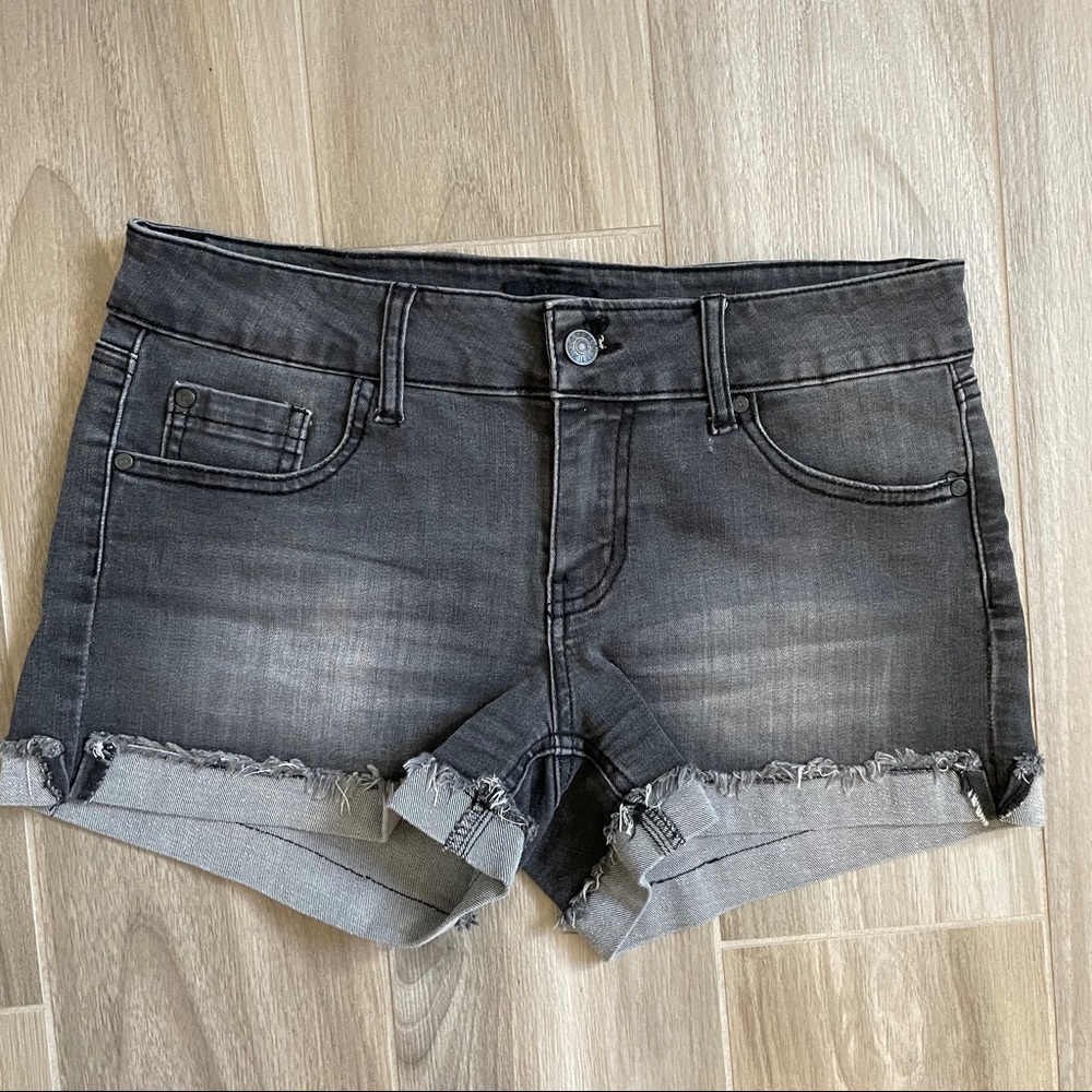 Celebrity Pink | stretchy gray shorts
